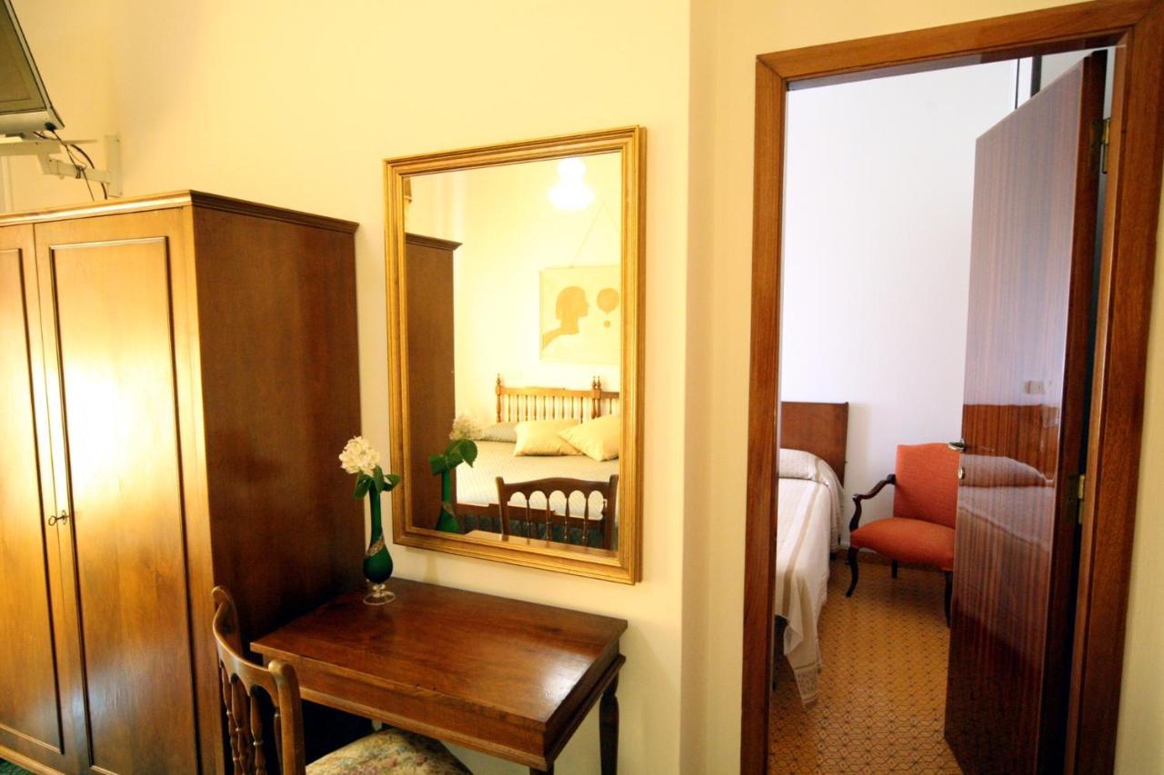 Albergo I Longobardi Chiusi Exterior photo